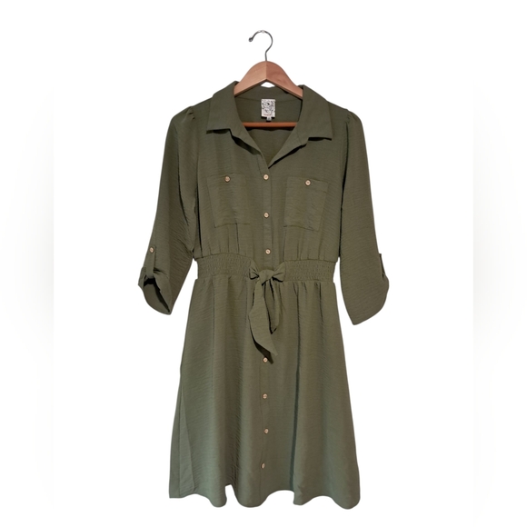 NAIF Dresses & Skirts - Naïf green shirt dress, front tie 3/4 sleeve